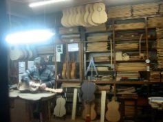 Madrid: luthier shop