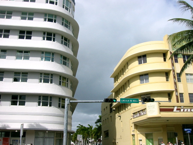 Art Deco on the Lincoln Mall